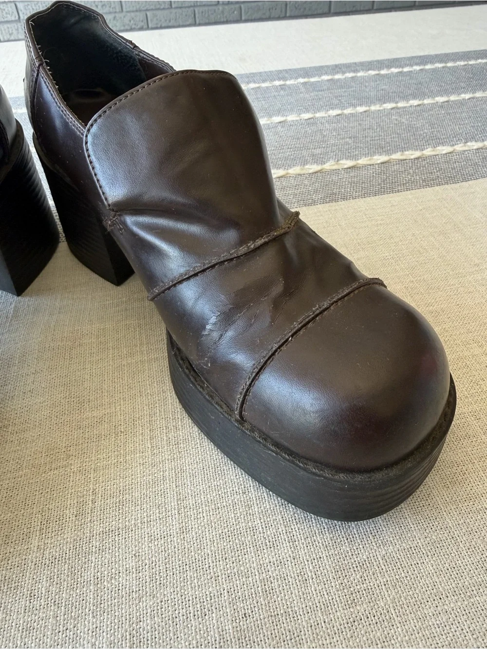 VTG Y2K Mudd Brown Chunky Platform Loafers Heels Size 9.5